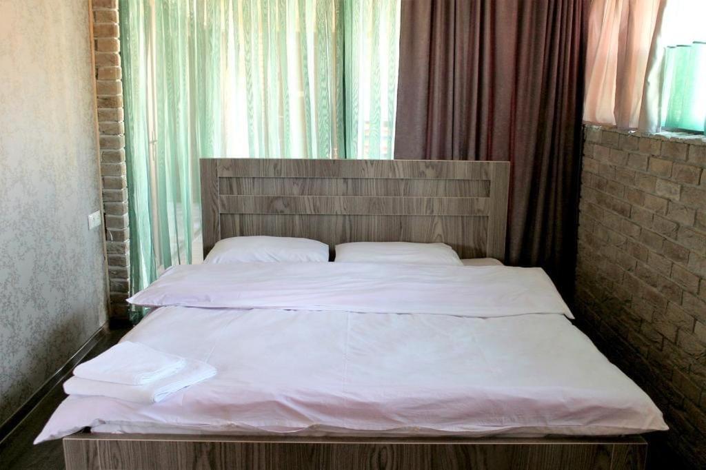 Hotel Phaliashvili Batumi Ngoại thất bức ảnh