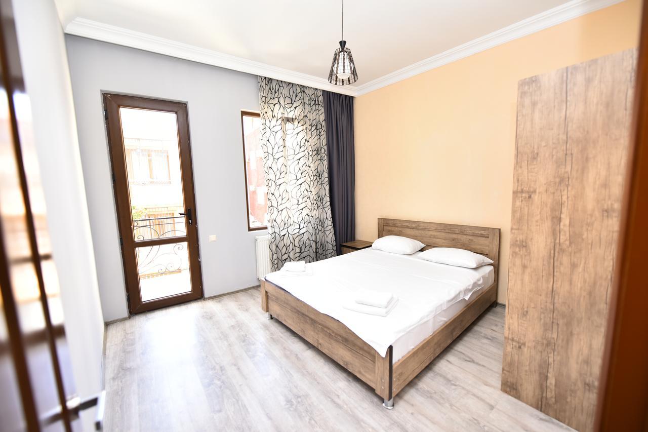 Hotel Phaliashvili Batumi Ngoại thất bức ảnh