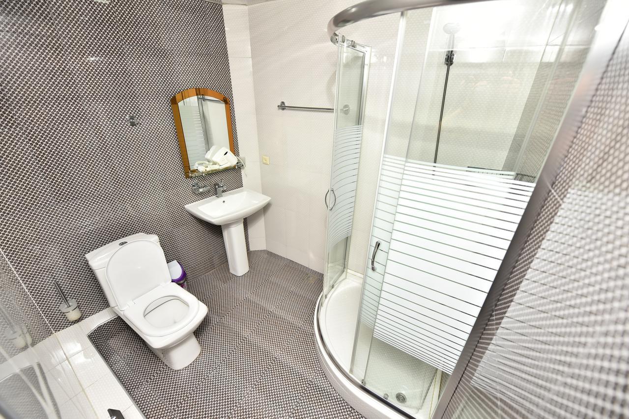 Hotel Phaliashvili Batumi Ngoại thất bức ảnh