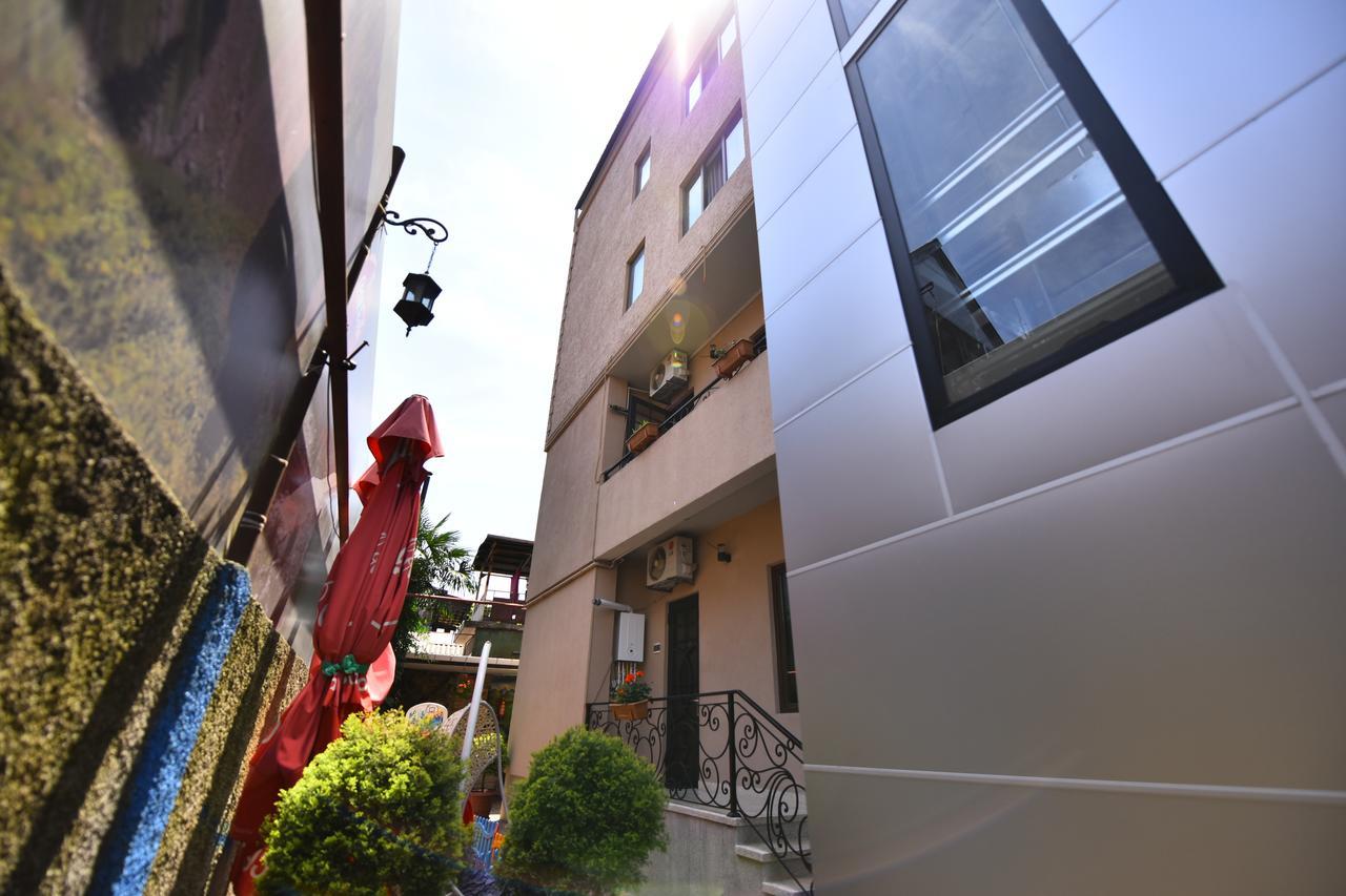 Hotel Phaliashvili Batumi Ngoại thất bức ảnh