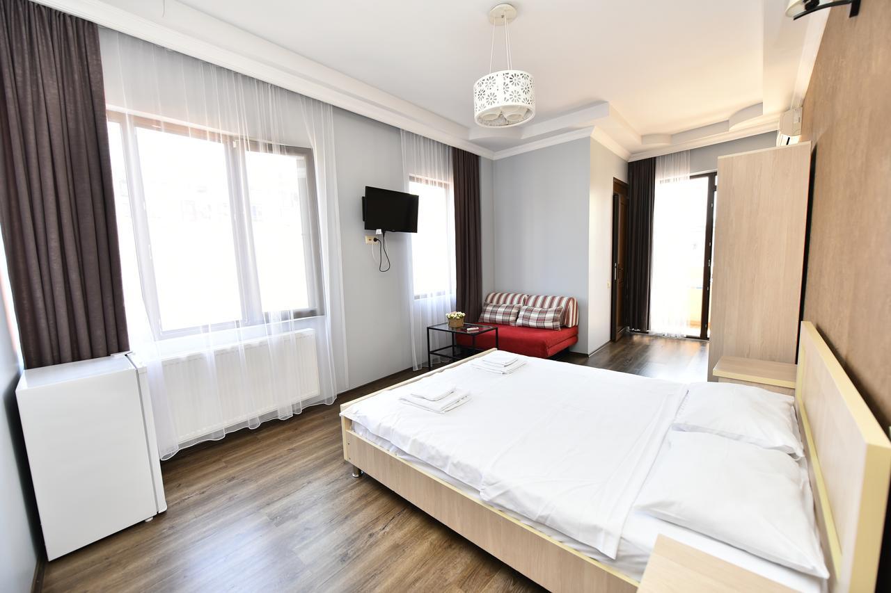 Hotel Phaliashvili Batumi Ngoại thất bức ảnh