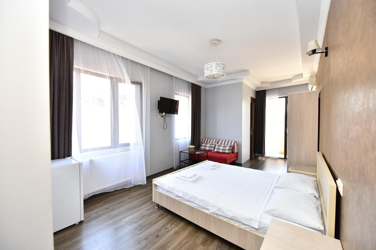 Hotel Phaliashvili Batumi Ngoại thất bức ảnh